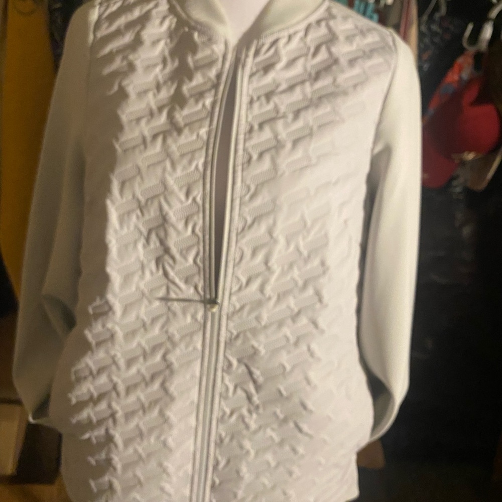 Elegant White Textured Zip-Up Jacket